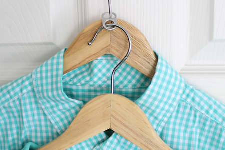 ایده ای جالب برای دوبل آویز کردن لباسها 1