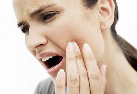 دلایل خرد شدن ناگهانی دندان ها