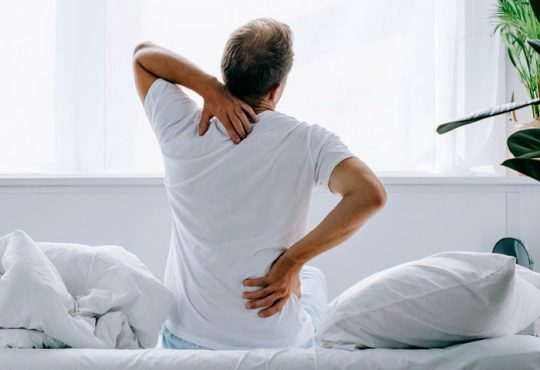 6 درمان خانگی برای کمر درد