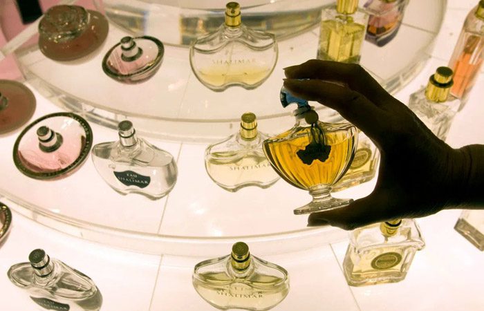 مواد خطرناک و باورنکردنی در عطرهای تقلبی