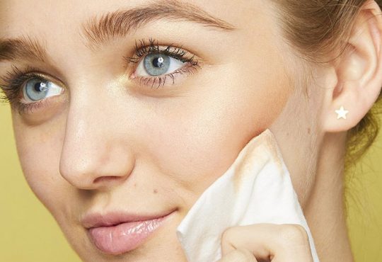 روش‌های طبیعی برای پاک کردن آرایش صورت و چشم