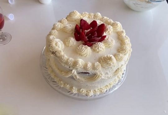 آموزش تزئین کیک تولد خونگی