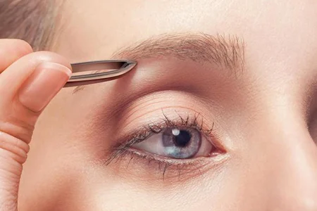 بهترین روش برای برداشتن ابروها با موچین 2