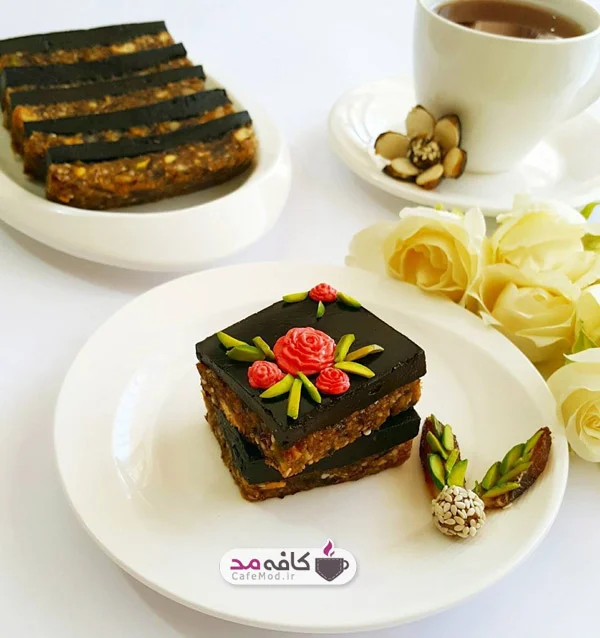اسلایس خرما با رویه شکلاتی