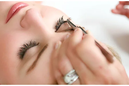 استفاده مداوم مژه مصنوعی 2