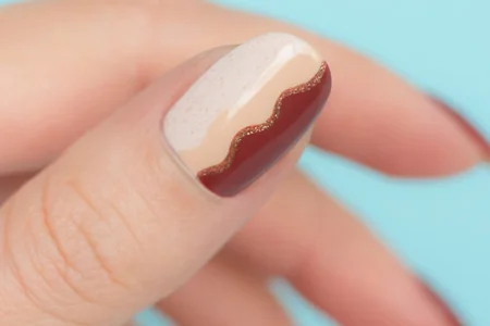 آموزش طراحی ناخن به شکل مواج 2
