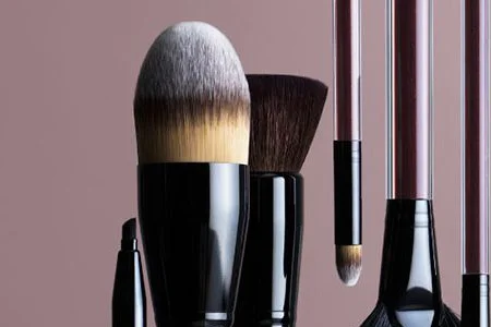وسایل آرایشی که باید با کیفیت باشند 2