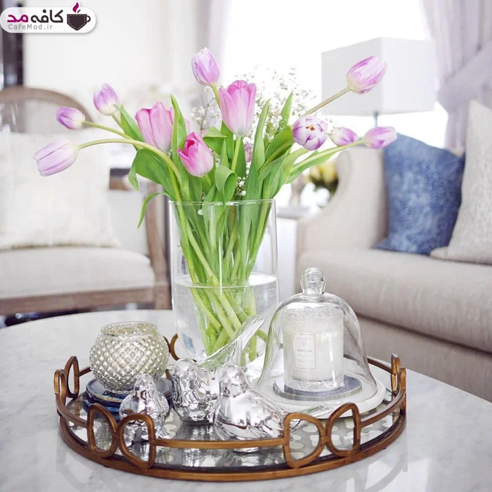 چیدمان میز جلومبلی با اکسسوری