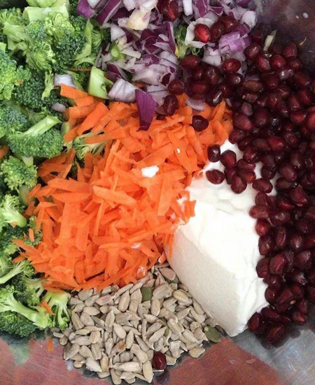 طرز تهیه سالاد کلم بروکلی