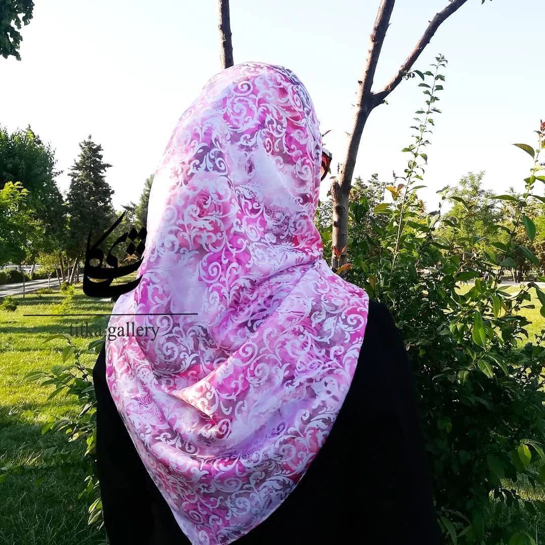 روسری های دست دوز برند ایرانی تیتکا