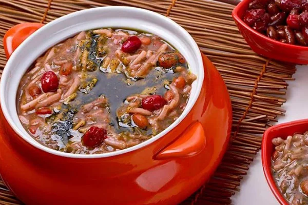 طرز تهیه آش زغال اخته