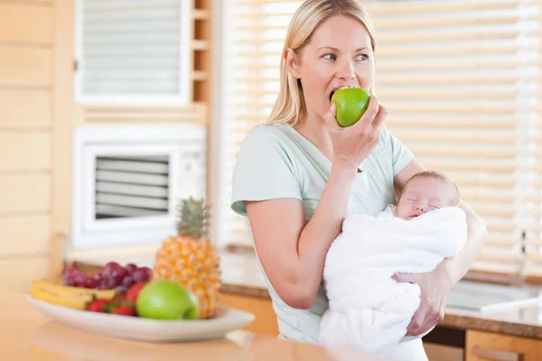 چگونه در دوران شیردهی وزن کم کنیم؟