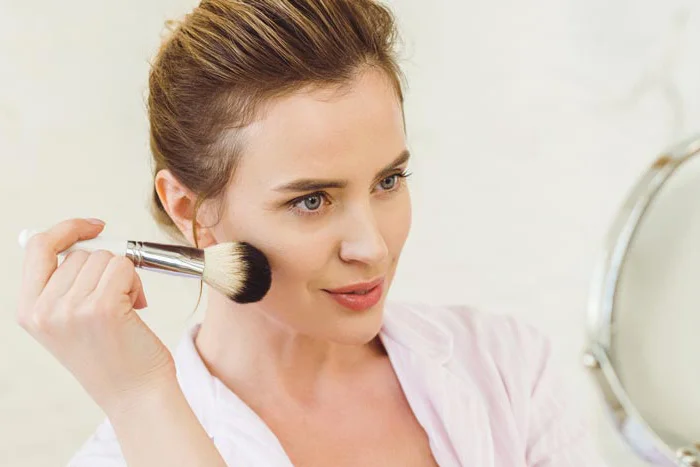 چگونه با داشتن لنز آرایش کنیم؟
