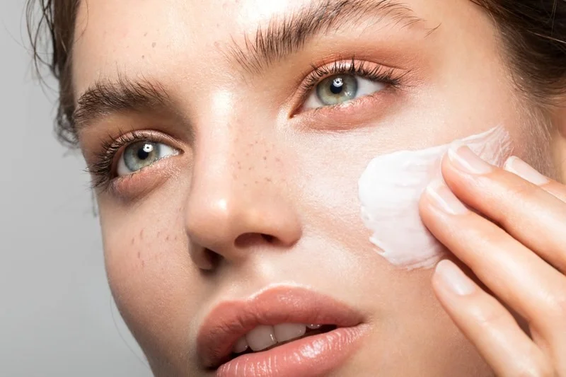 مرطوب کننده برای پوست چرب چه ویژگی هایی باید داشته باشد؟