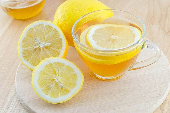مزیتهای نوشیدن آب لیمو