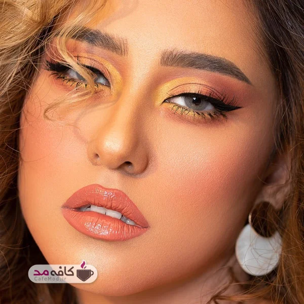 مدل آرایش خیره کننده