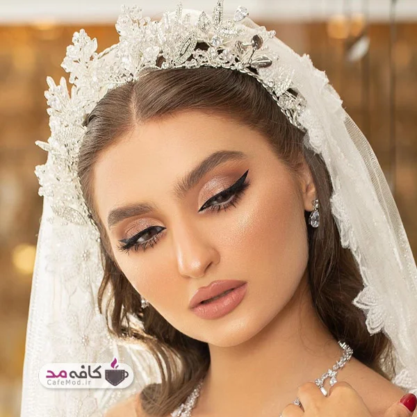 مدل آرایش خیره کننده