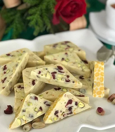 فاج پسته و کشمش